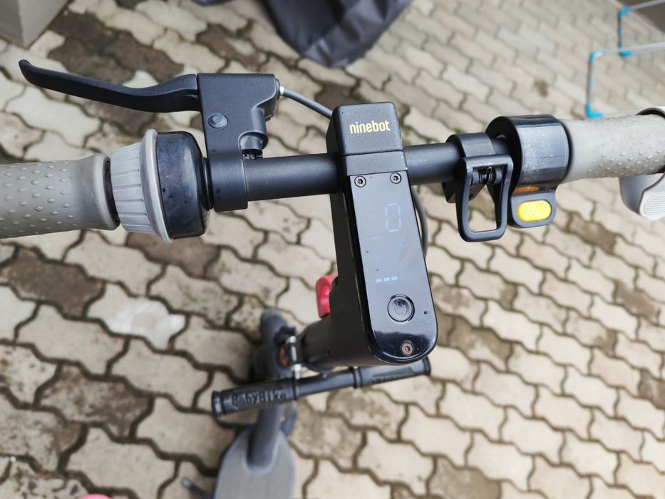 Trotineta electrica NINEBOT KickScooter MAX G30E II, 10 inch, pliabila