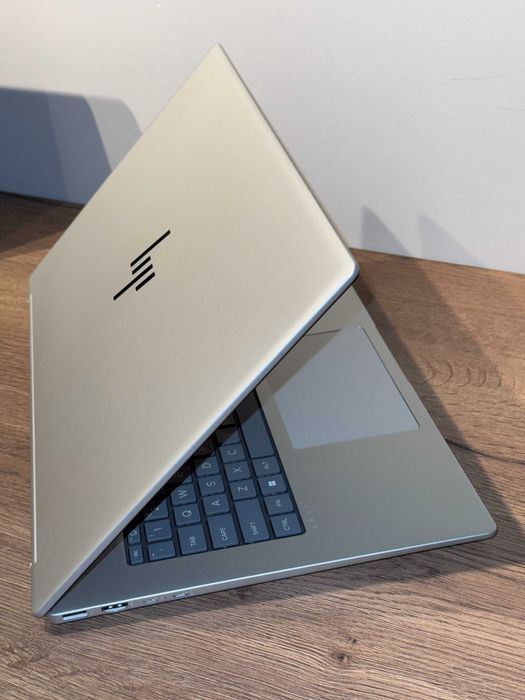 HP Envy 17 Touch Ultra 7 155U 32GB NVIDIA RTX 3050 1TB SSD WiFi7 Win11