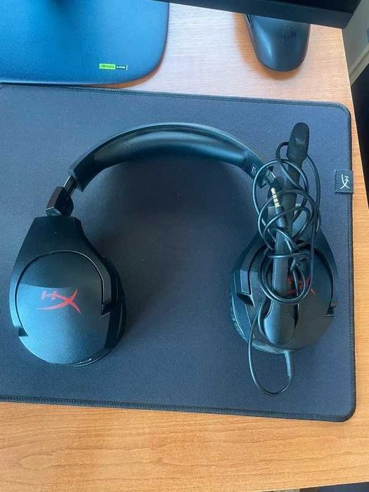 Vând Casti Gaming HyperX