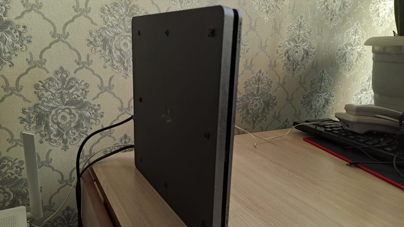 Продам ps4 slim на 1 TB