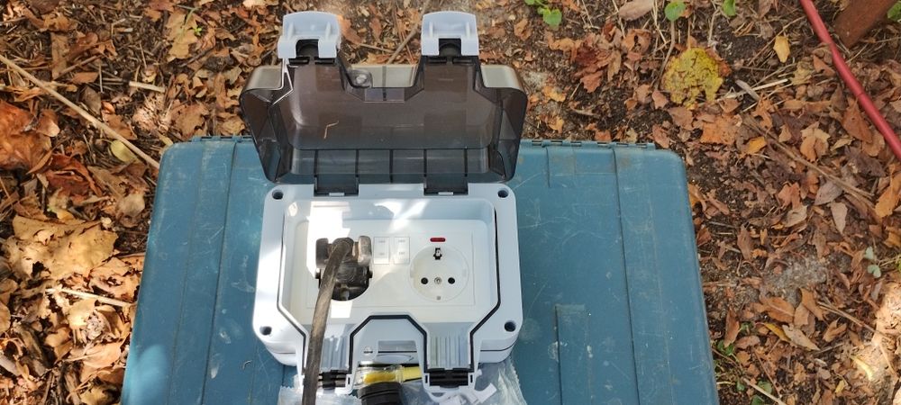 Контакт розетка влагозащитен водозащитен IP66