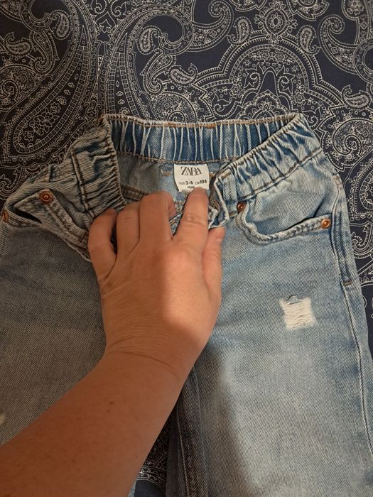 Blugi Zara marimea 104