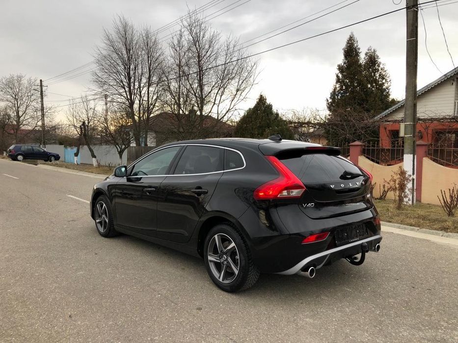 Volvo V40 D3 R design