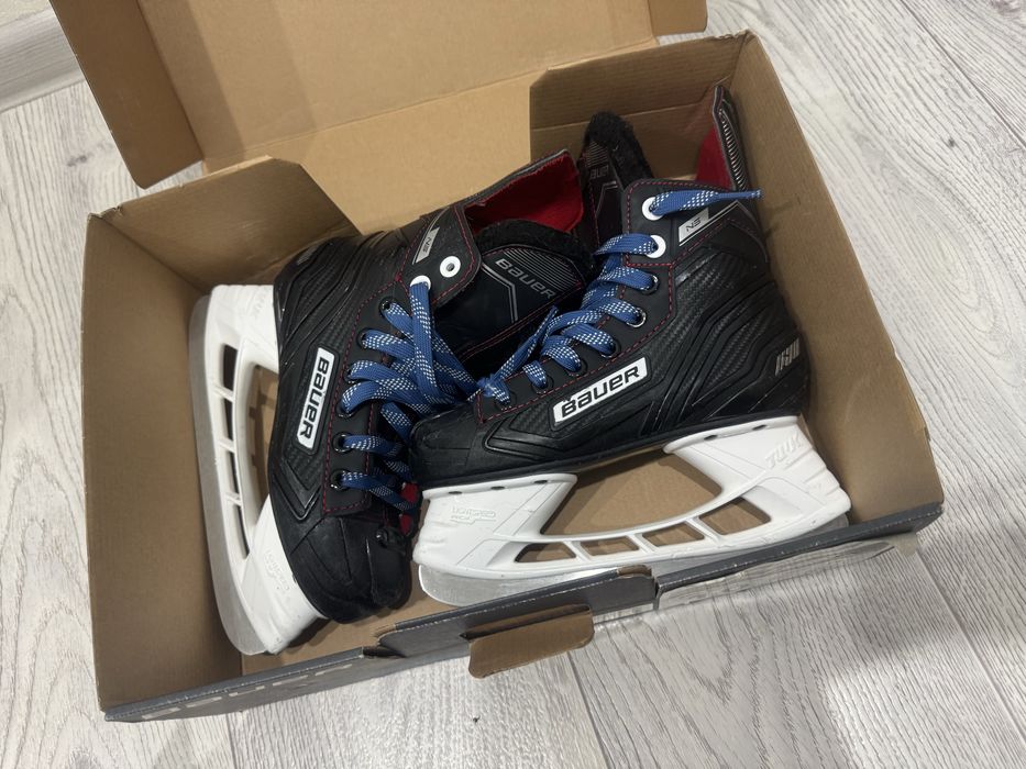 Продам хоккейные коньки Bauer