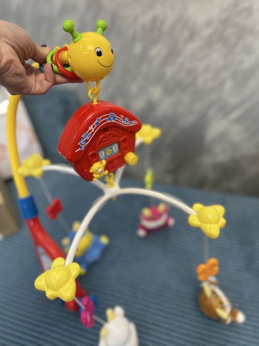 Музикална въртележка за бебешка кошара