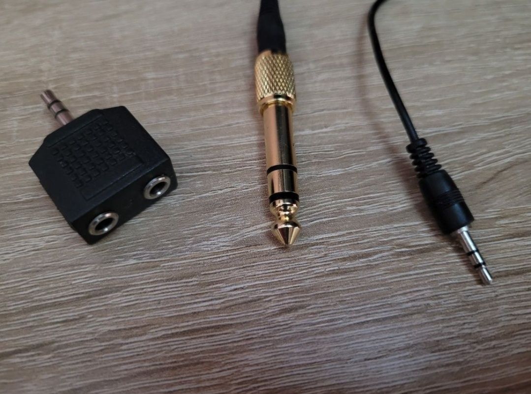 Vând set cabluri și adaptor audio