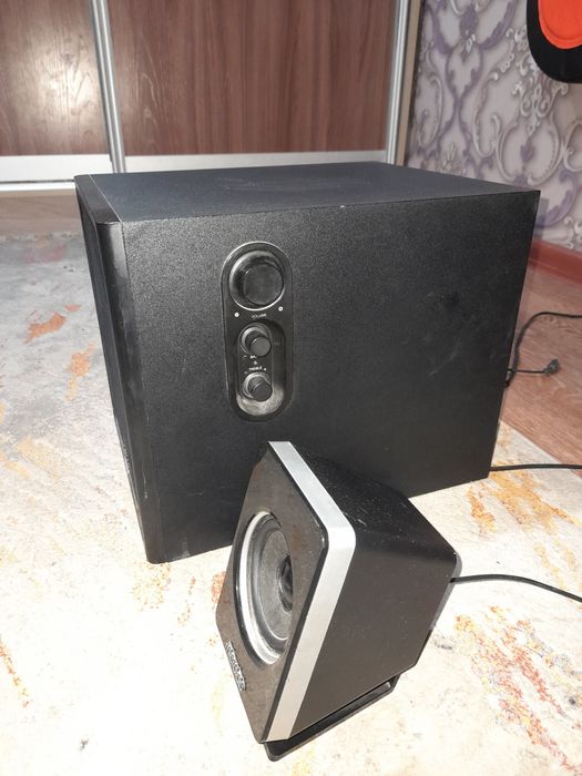 Продаётся сабвуфер microlab M-800