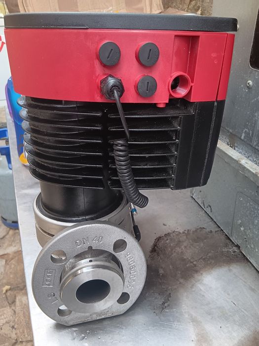 Циркулационна помпа грундфос магна 3 40-120  fn250