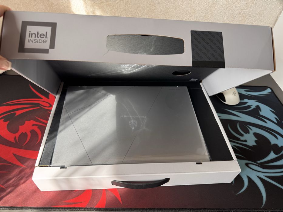 ASUS UX 2405 M новый ноутбук