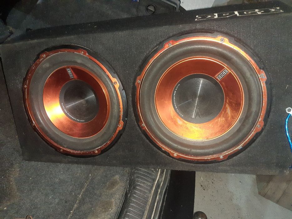 Subufăr auto 1800 w