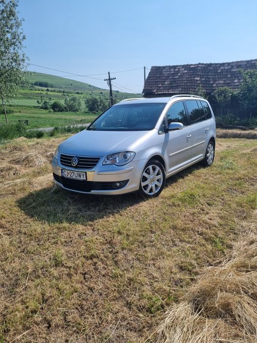 Vând wolkswagen touran