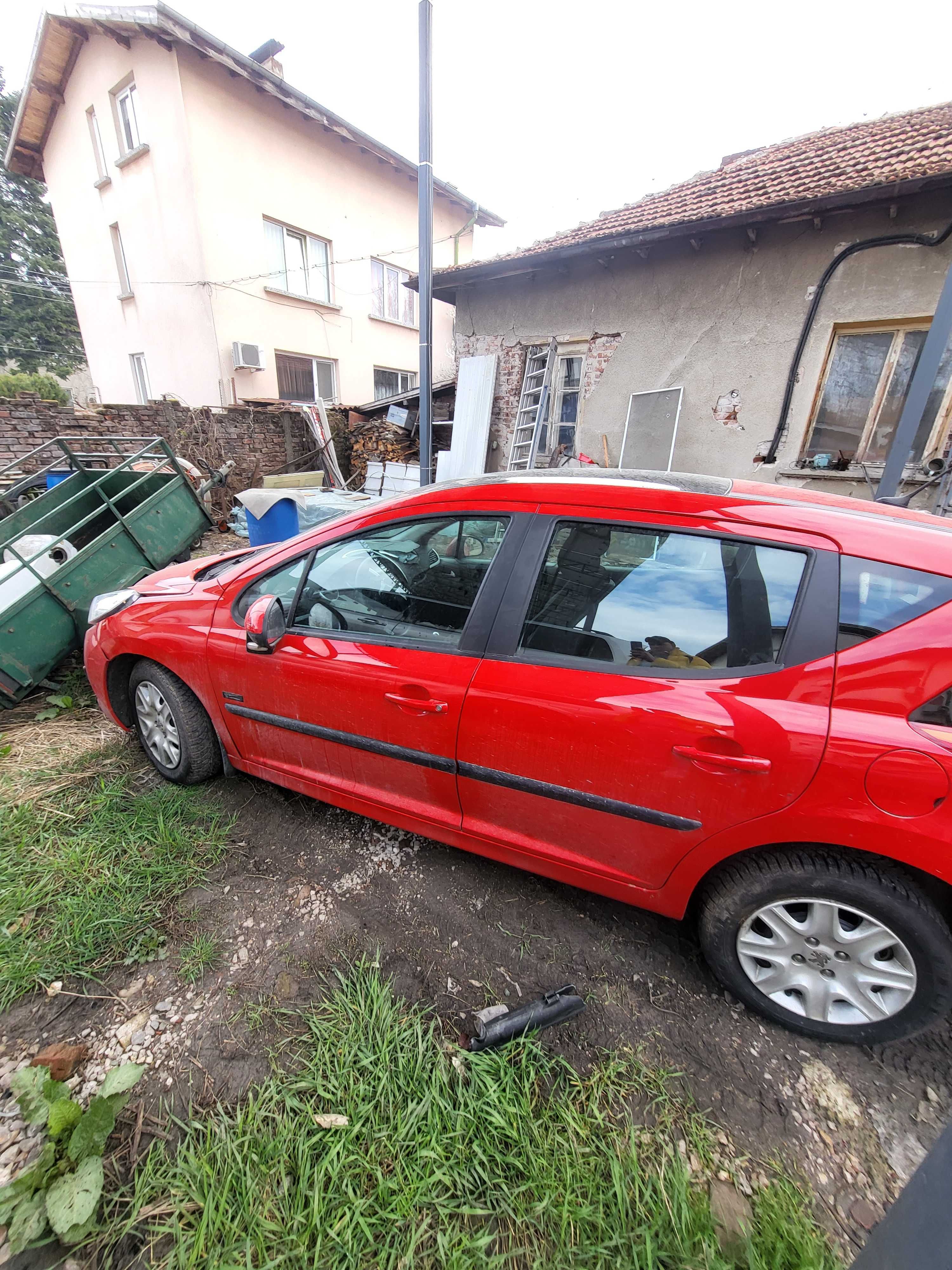 Ford focus 2000 година 1.6 на части   Peugeot 207 sw 2010  година 1.4