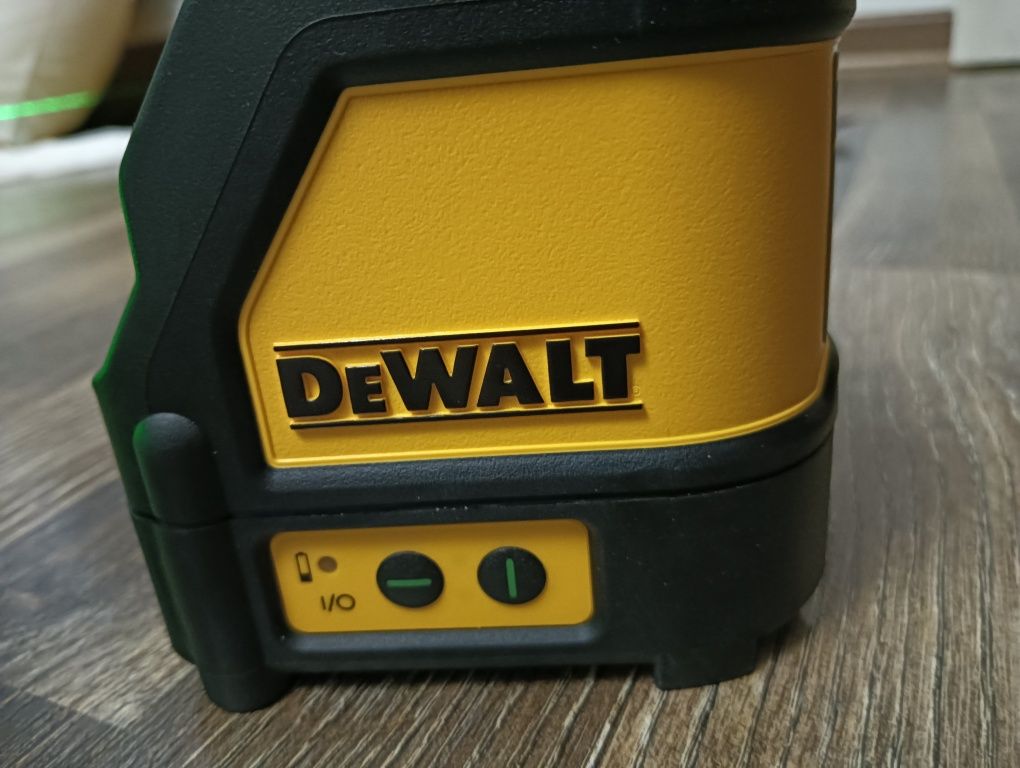 Laser DeWALT DW088CG Nivela laser cu fascicul 30 m