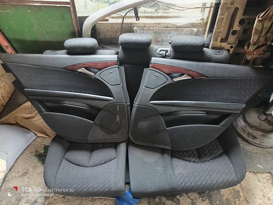 Подарявам кори и задни седалки заа Mercedes W211 комби