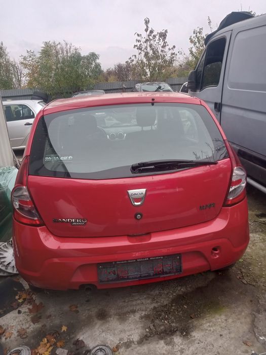Dezmembrez Dacia Sandero