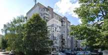 Тристаен апартамент с отделна кухня срещу 33 основно училище „Санкт Пе
