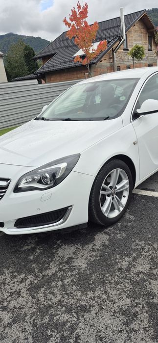 Vând Opel Insignia