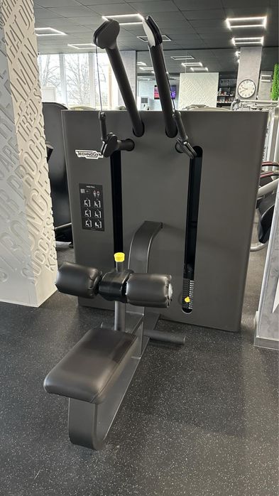 TECHNOGYM Artist high pull