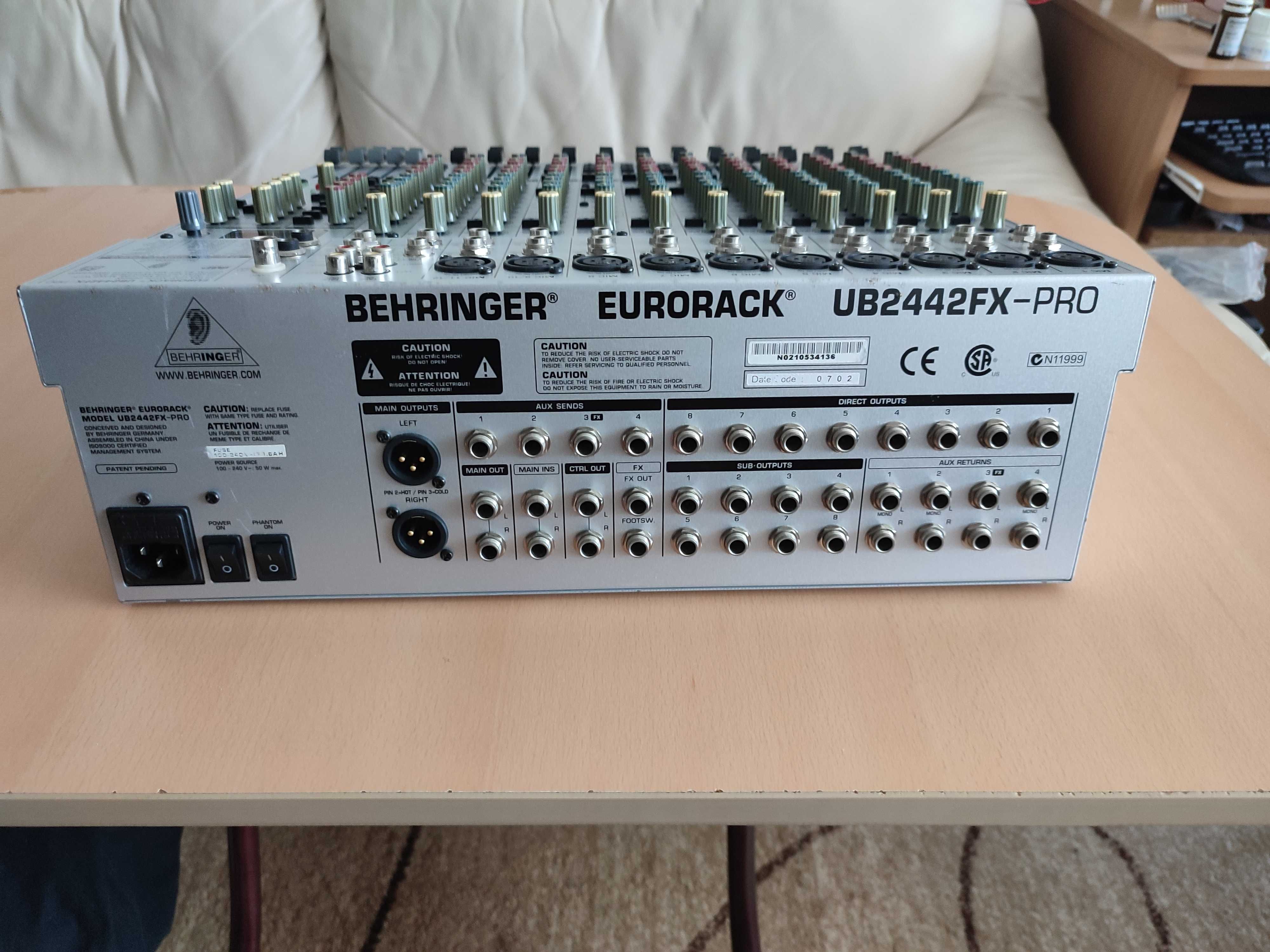 Пулт професионален 24 входа BEHRINGER EURORACK UB2442FX-PRO миксер