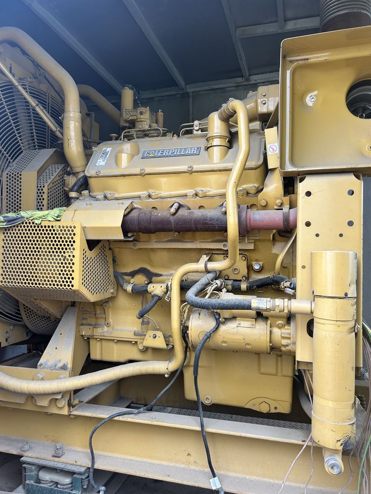 Vând motor caterpilar Motor caterpillar 3408 disel 240cp horse power