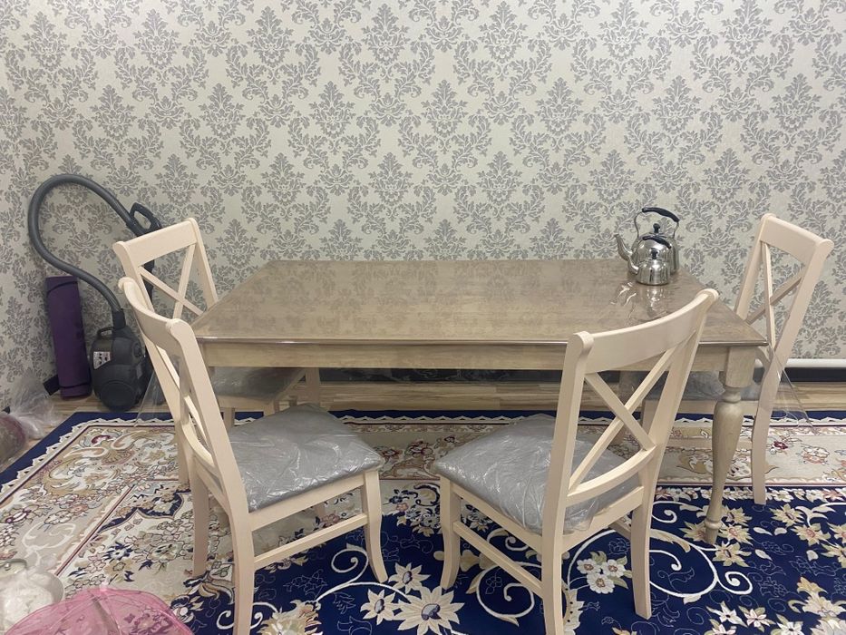 Продам кухонный стол