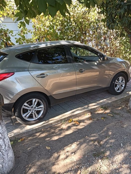 SUV Hyundai i35 full