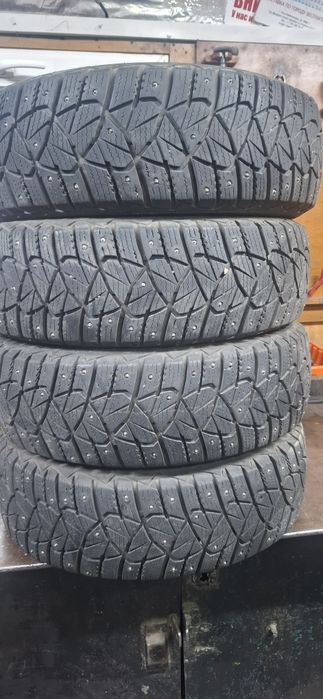 Прдам зимние шины 175/65/14