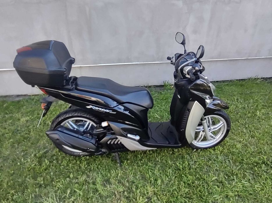 Yamaha X Enter , 125 cm , an fabricatie 2012 , import Germania