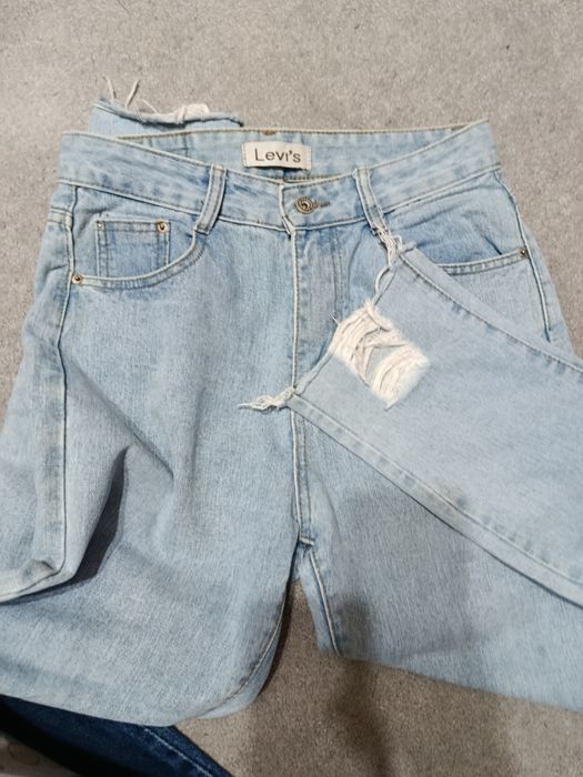 Джинсы Levi's брюка