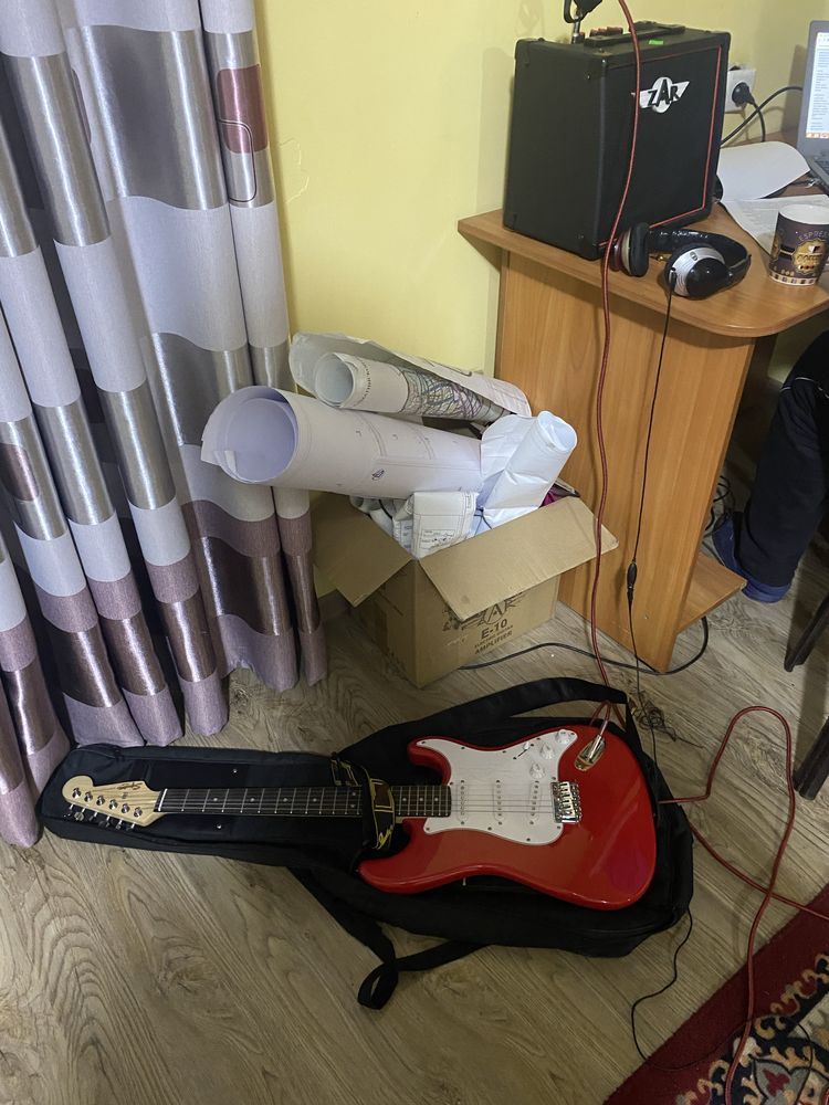 Продам гитару squier MM Stratocaster