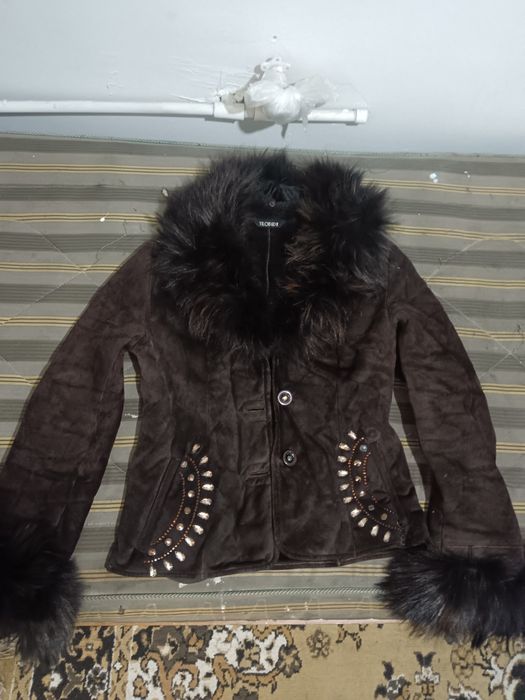 Ayollar Qishgi kostumi