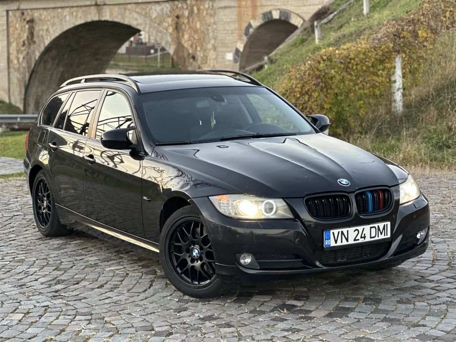 BMW 320D LCI •Automat• Navigatie• Bi-xenon • panoramic• stare Perfectă