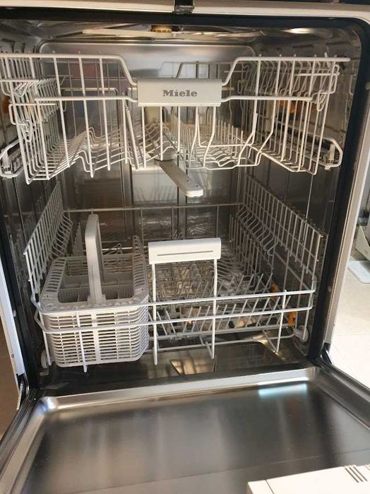 UK - Miele Съдомиялна - 14 Комплекта - Свободностояща - 60см