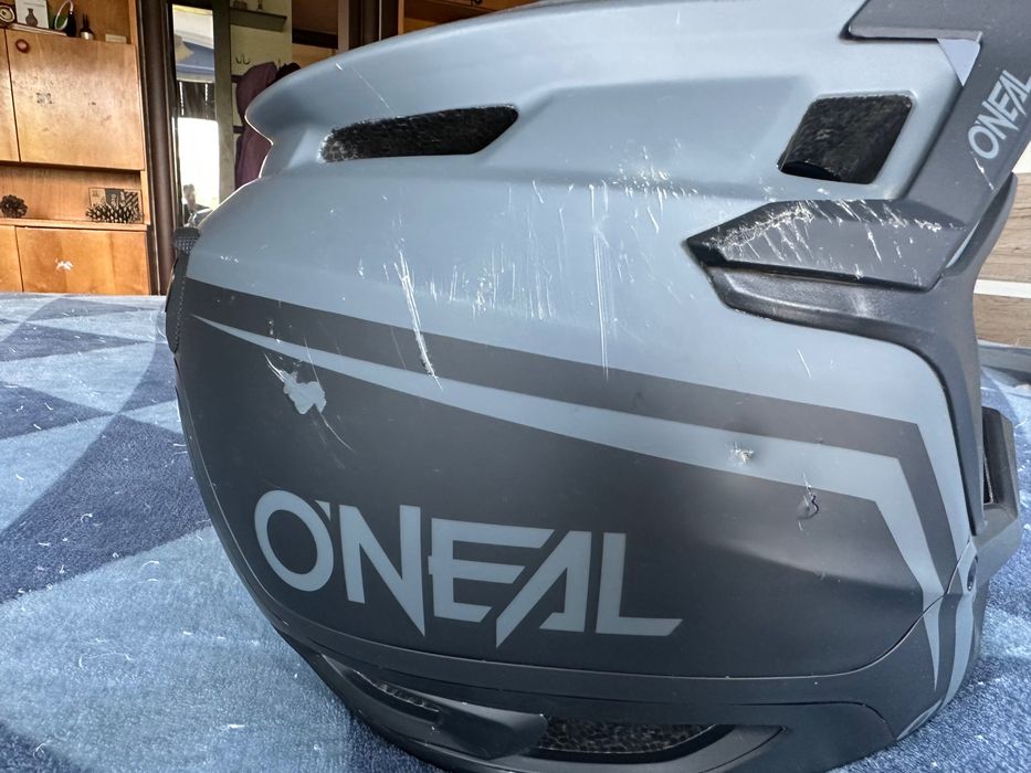 Продавам O’neal full face каска