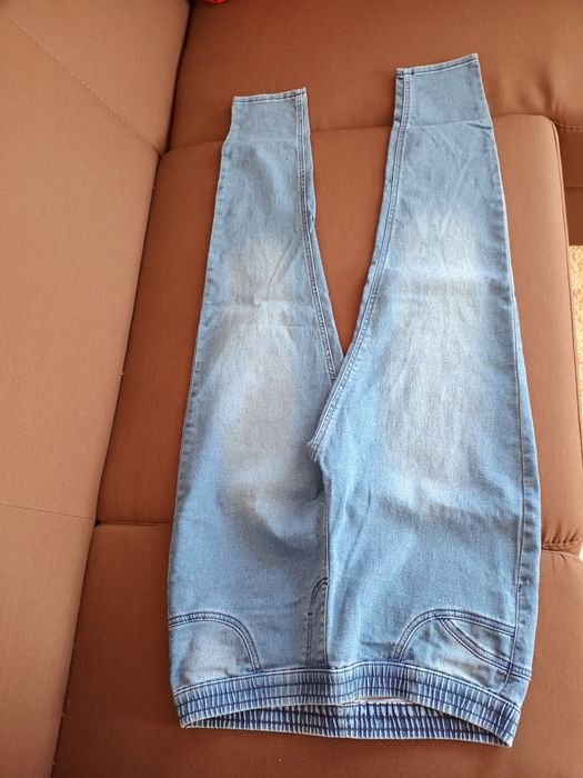 Blugi dama marimea 44 ,45 lei