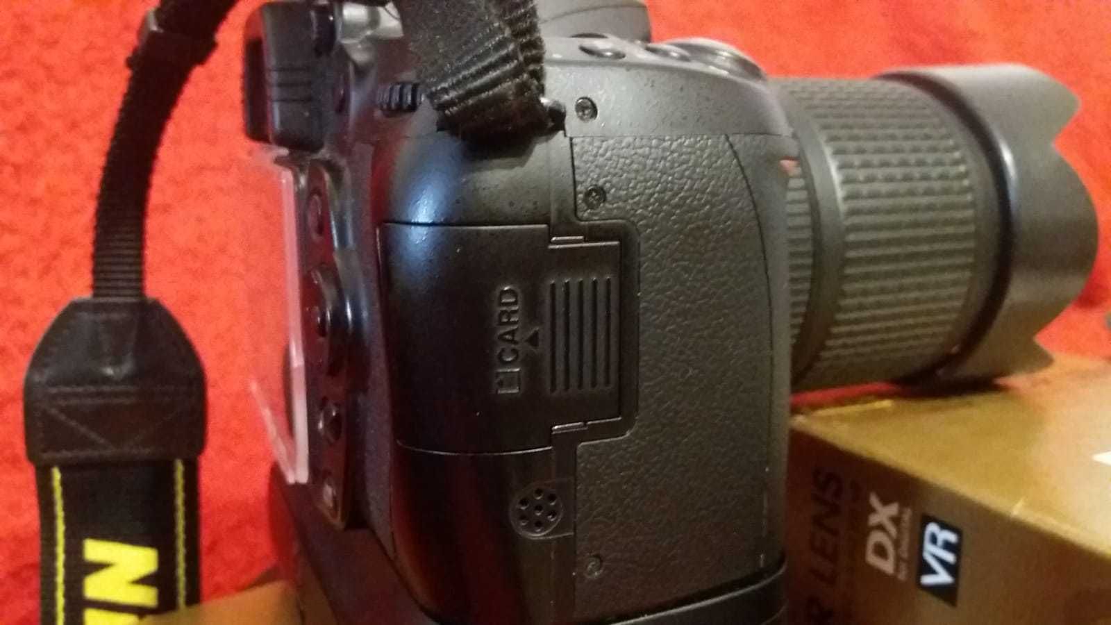 Nikon D90 impecabil 30.018 cadre + grip + alte accesorii Nikon