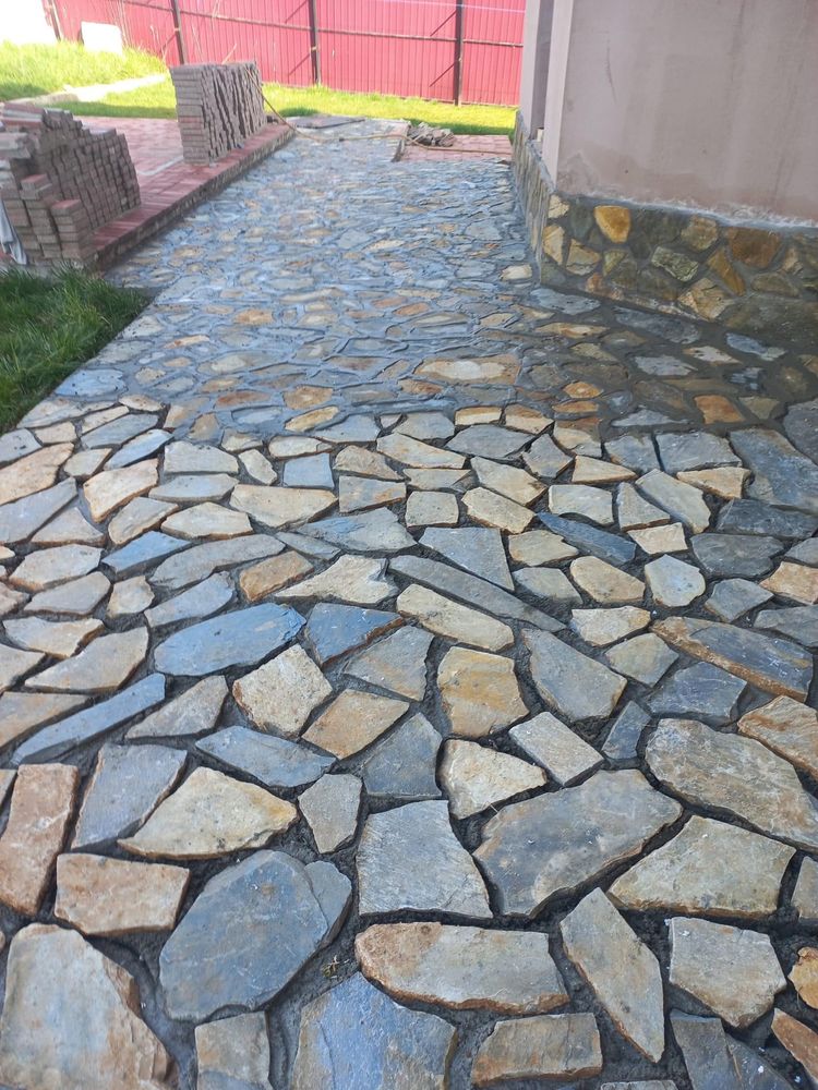 Montez pavele, piatra cubica, rigole si borduri !