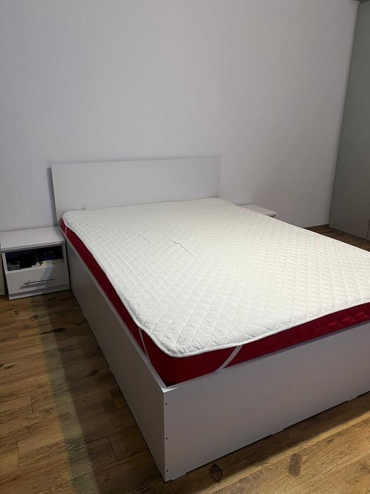 Mobila (birou, noptiere, pat) la set