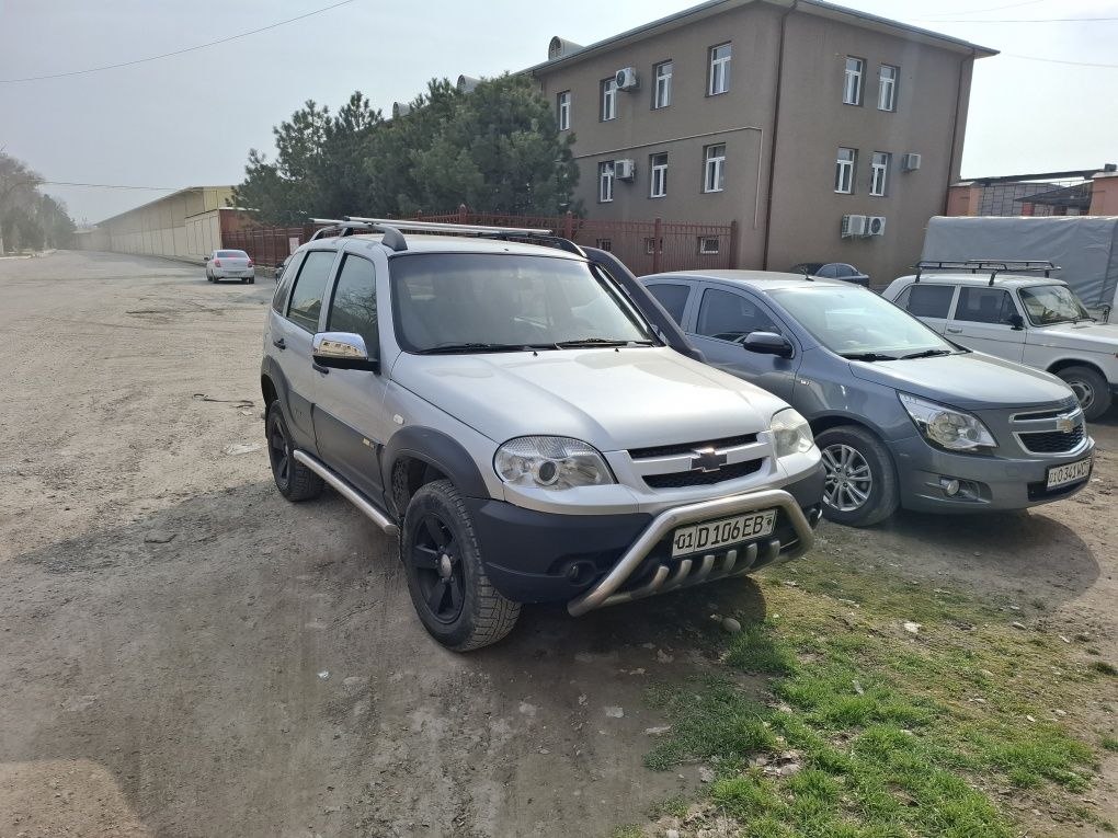Продается нива Chevrolet 2017 год пробег 243тыс родной