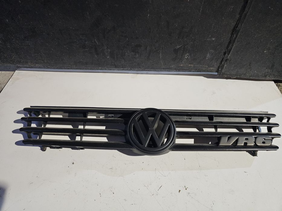 Grila radiator Volkswagen Passat B4 VR6