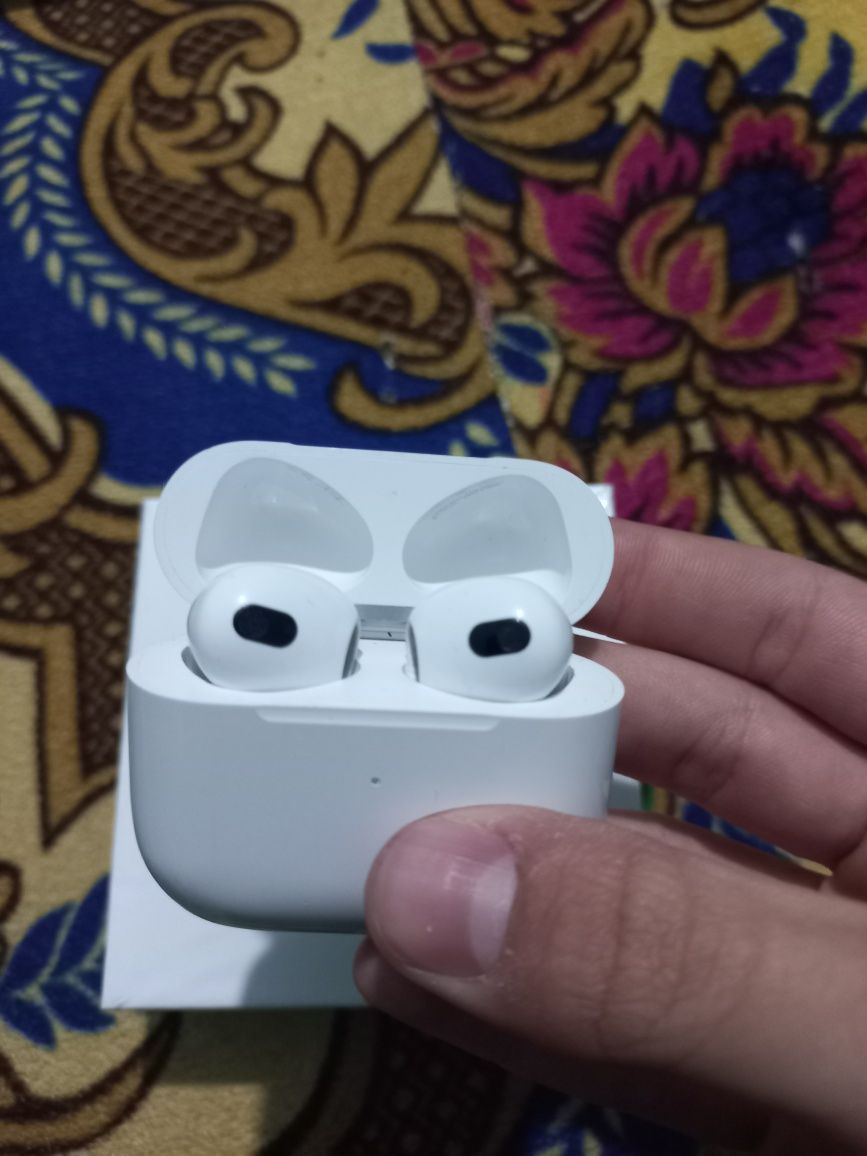 Airpods pro 3 yangi