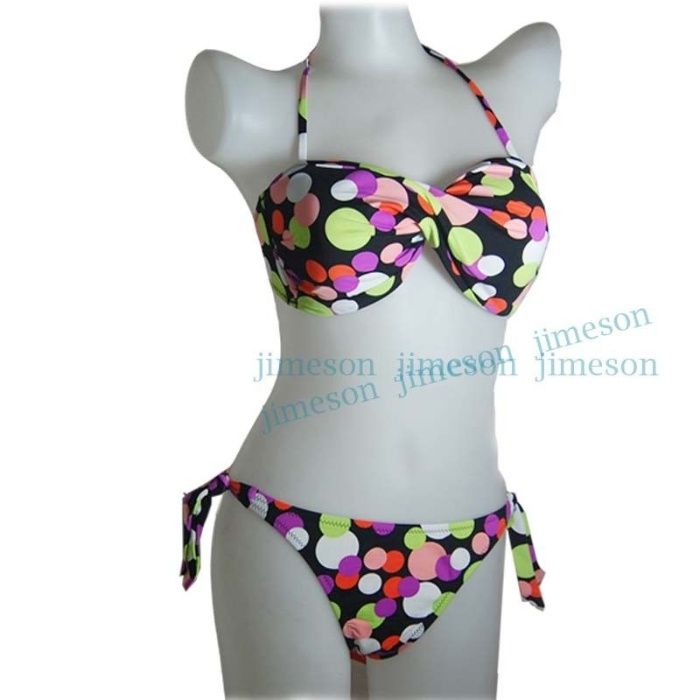 Costum de baie multicolor cu buline