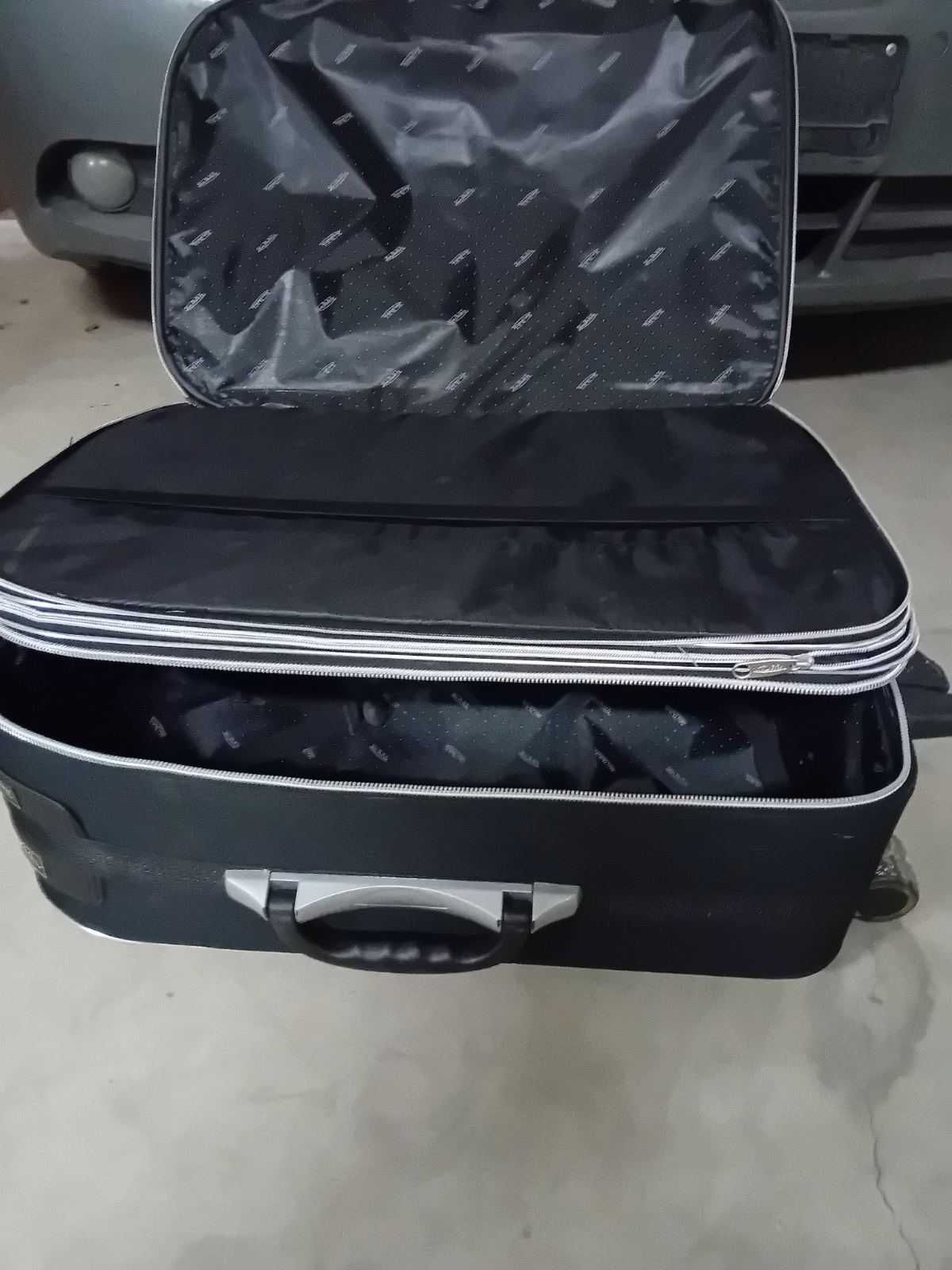 Куфар с колелца-пътна чанта