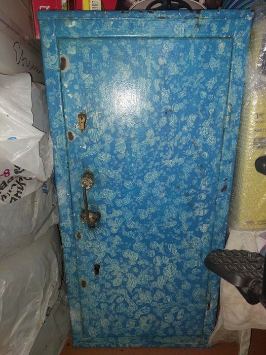 Продам сейф большой