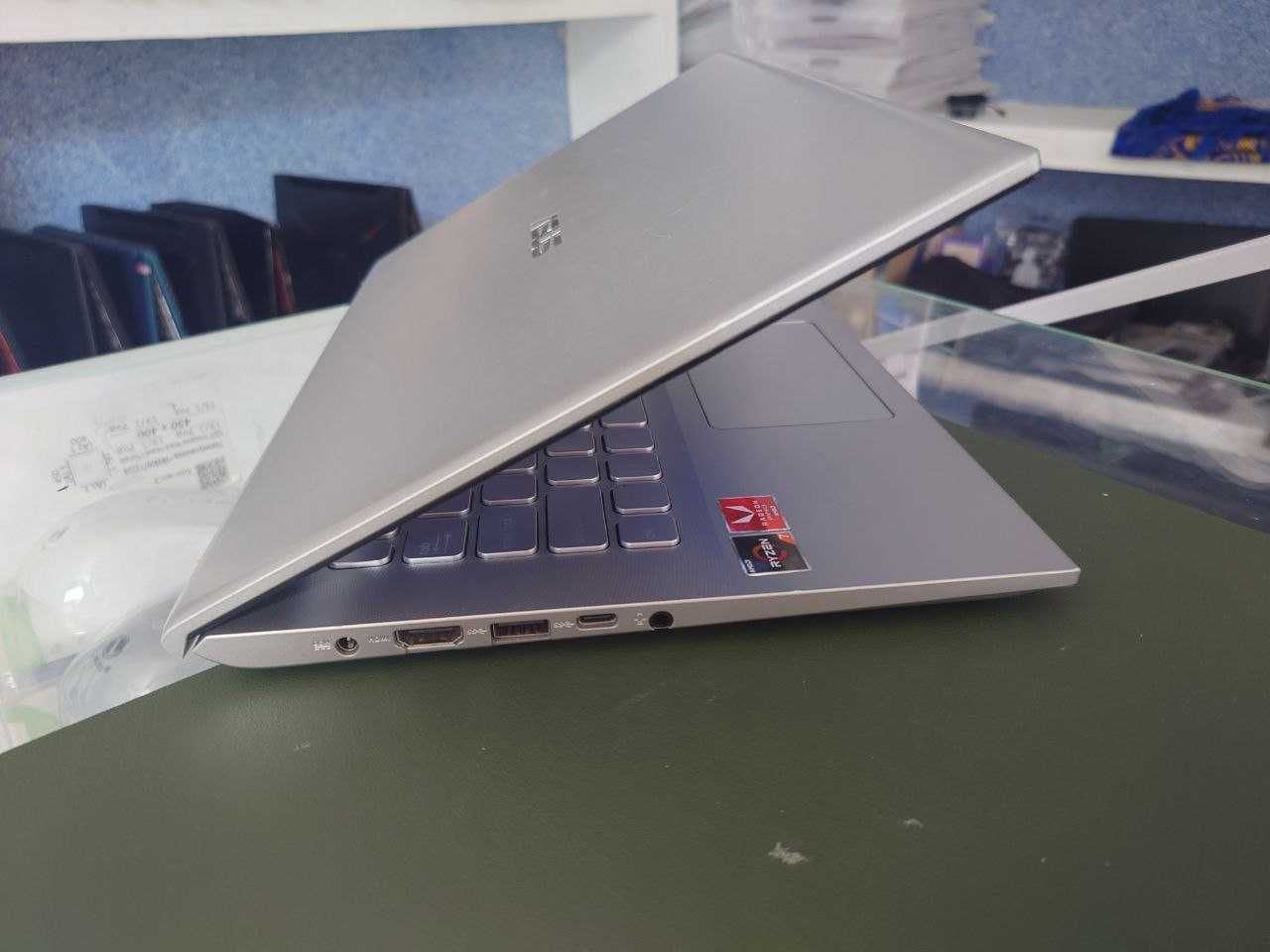 ASUS Ryzen R7-3700U/8GB RAM/SSD 256GB/14FHD ekran