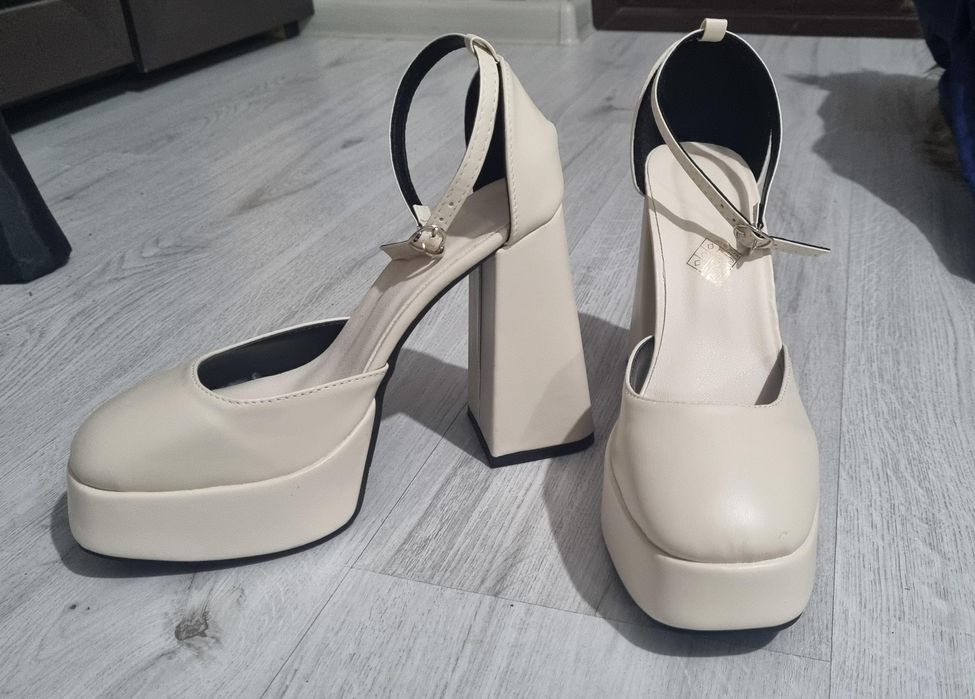 Pantofi sandale mărime 38,5 - 39