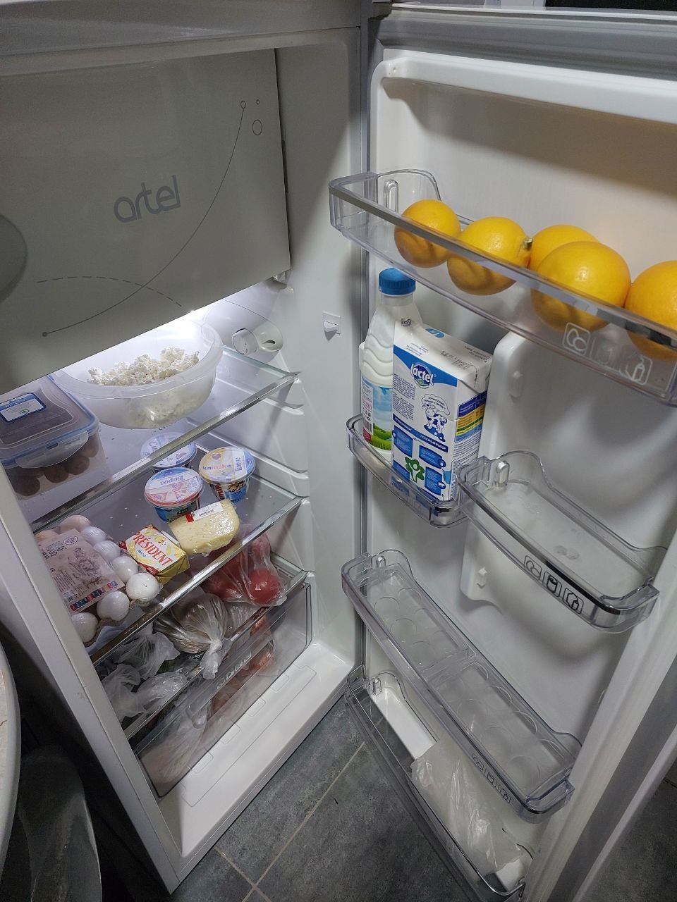 Продаётся холодильник Артель