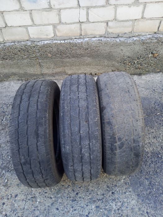Продам резину на Спринтер 225/70 R 15