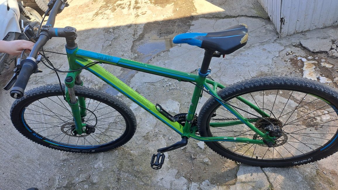 Vând biciclete diferite dimensiuni
