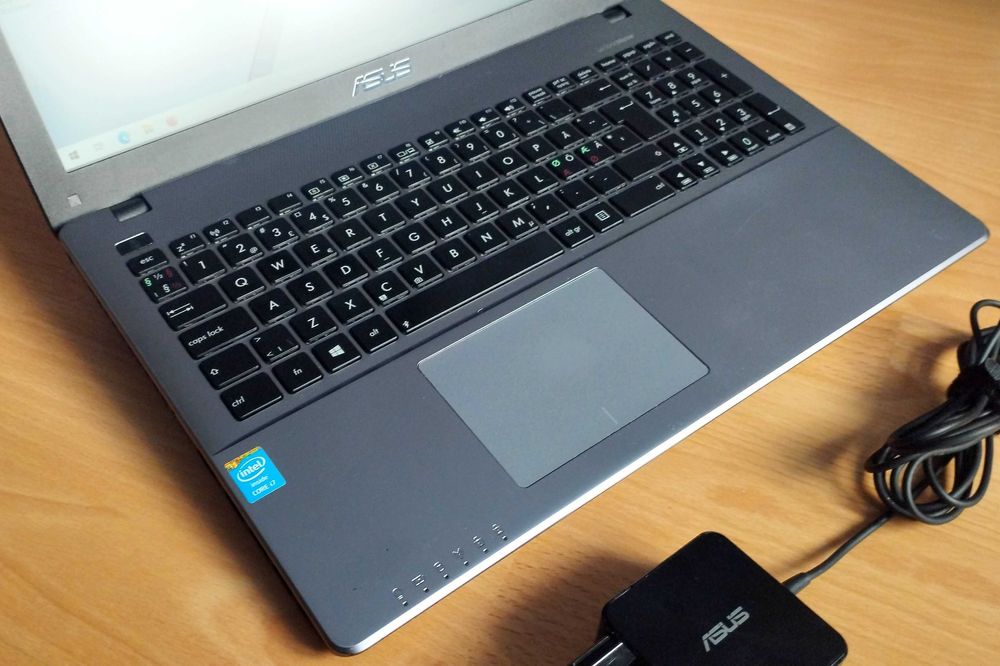 Asus R510L Core I7, 8GB RAM, SSD 120GB, HD4400, baterie dubla 3-4 ore